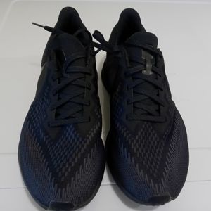 Mens nike shoes size 10.5